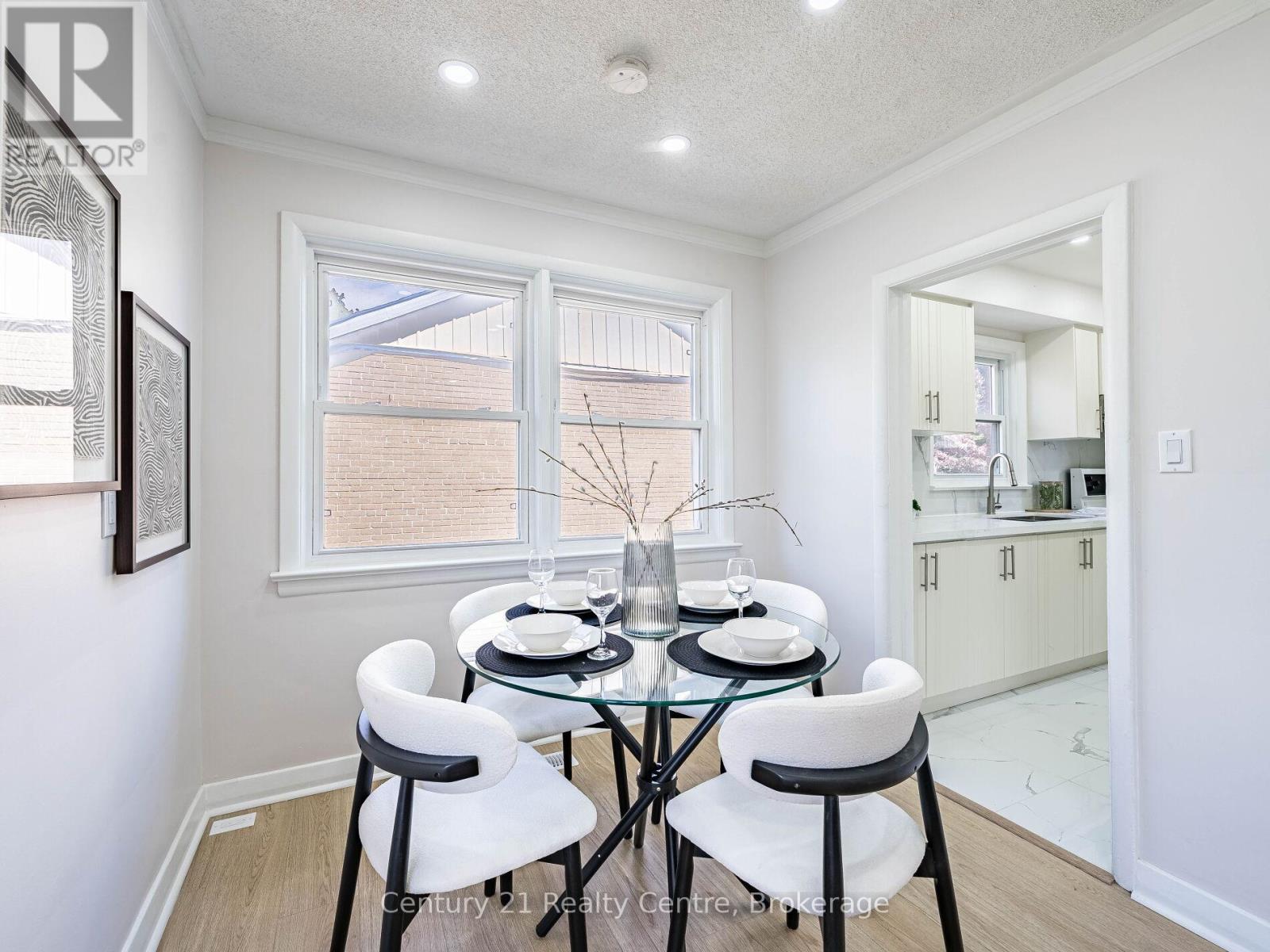 7 Sunray Crescent, Toronto, Ontario  M3M 2C4 - Photo 23 - W12166477