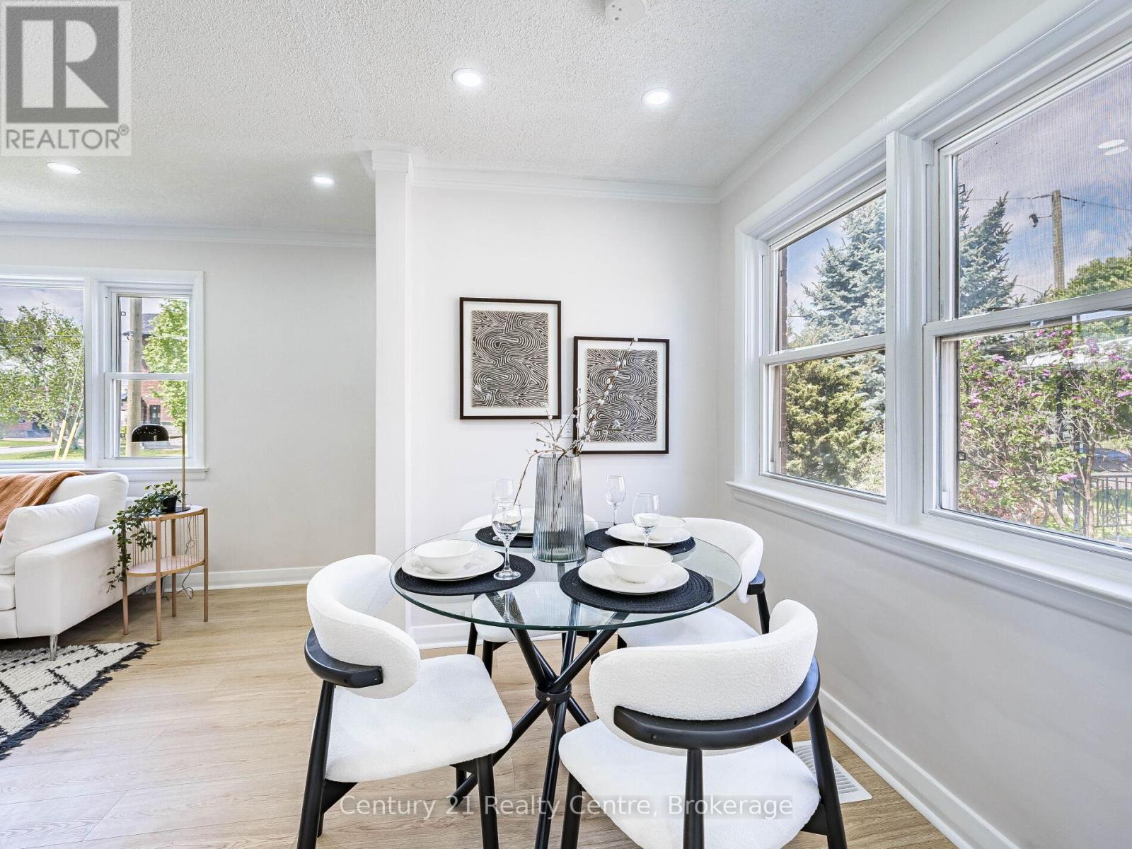 7 Sunray Crescent, Toronto, Ontario  M3M 2C4 - Photo 24 - W12166477
