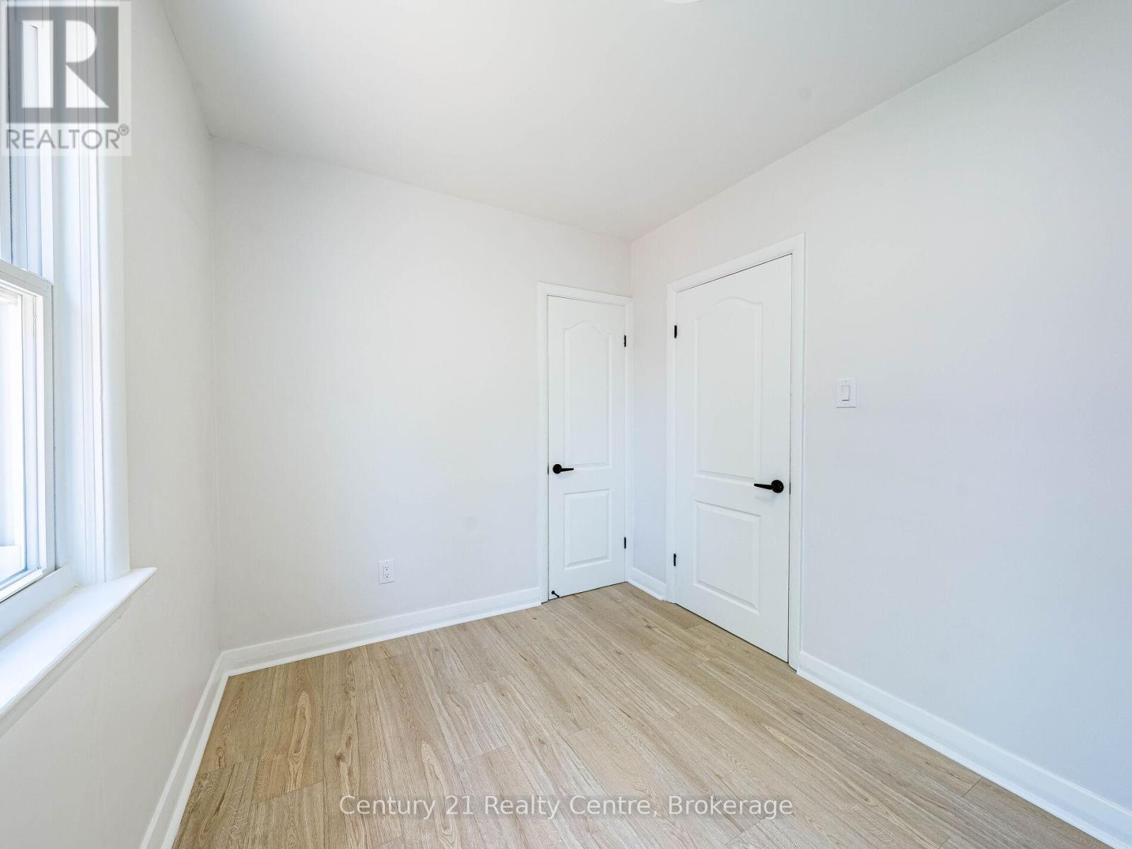 7 Sunray Crescent, Toronto, Ontario  M3M 2C4 - Photo 37 - W12166477