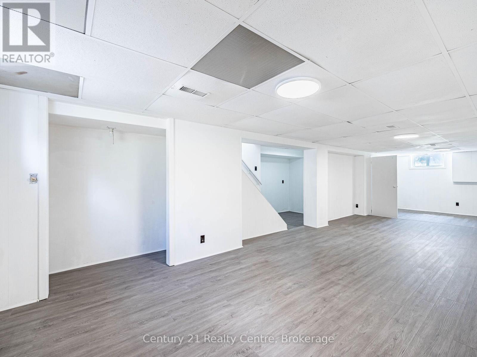 7 Sunray Crescent, Toronto, Ontario  M3M 2C4 - Photo 38 - W12166477