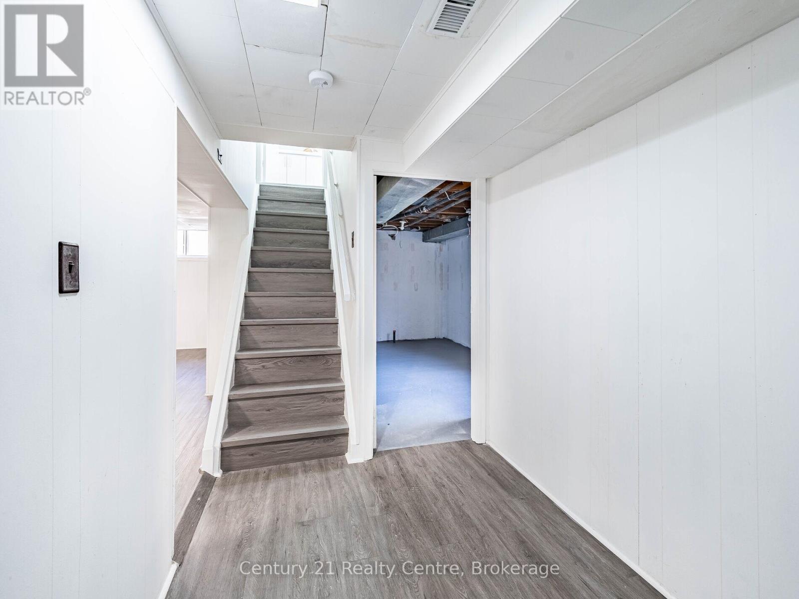7 Sunray Crescent, Toronto, Ontario  M3M 2C4 - Photo 40 - W12166477
