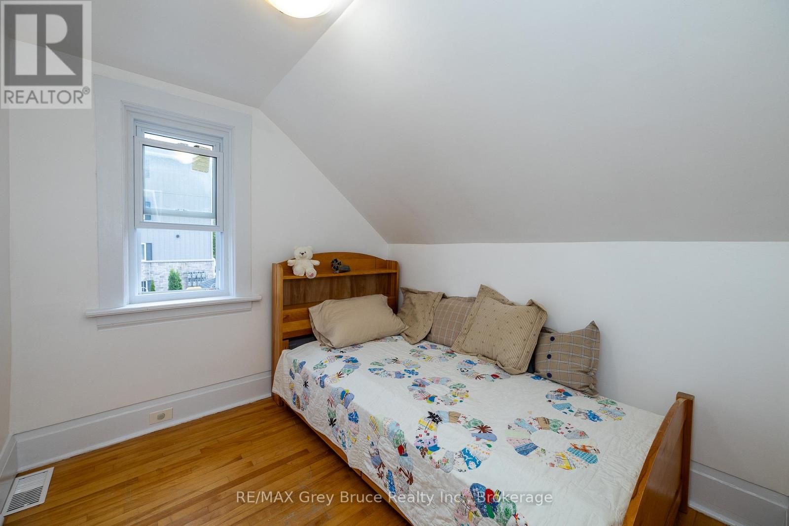 1809 3rd Avenue W, Owen Sound, Ontario N4K 4R7 - Photo 23 - X12166720