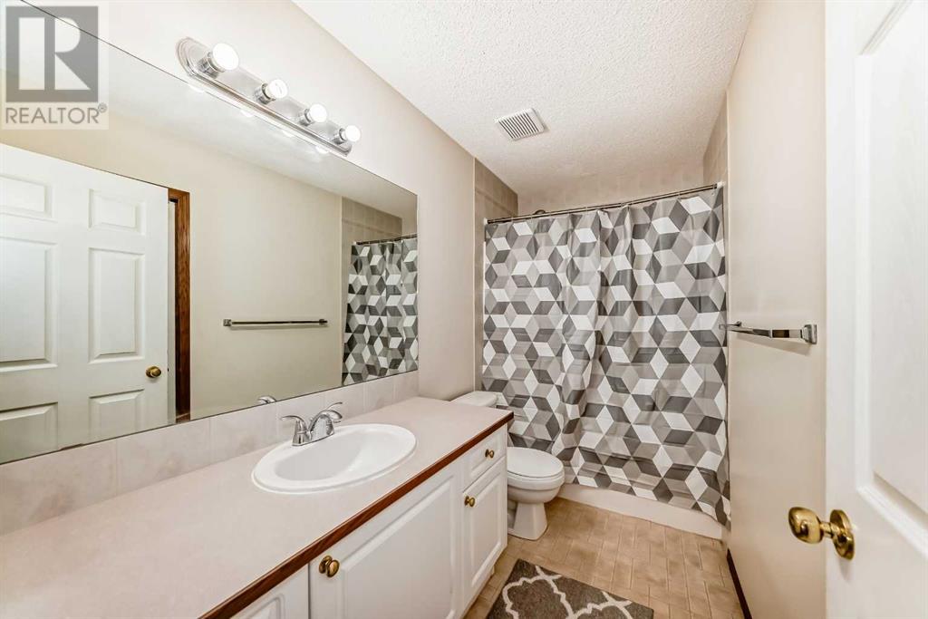 198 Rocky Ridge Close Nw, Calgary, Alberta  T3G 4X2 - Photo 27 - A2214007