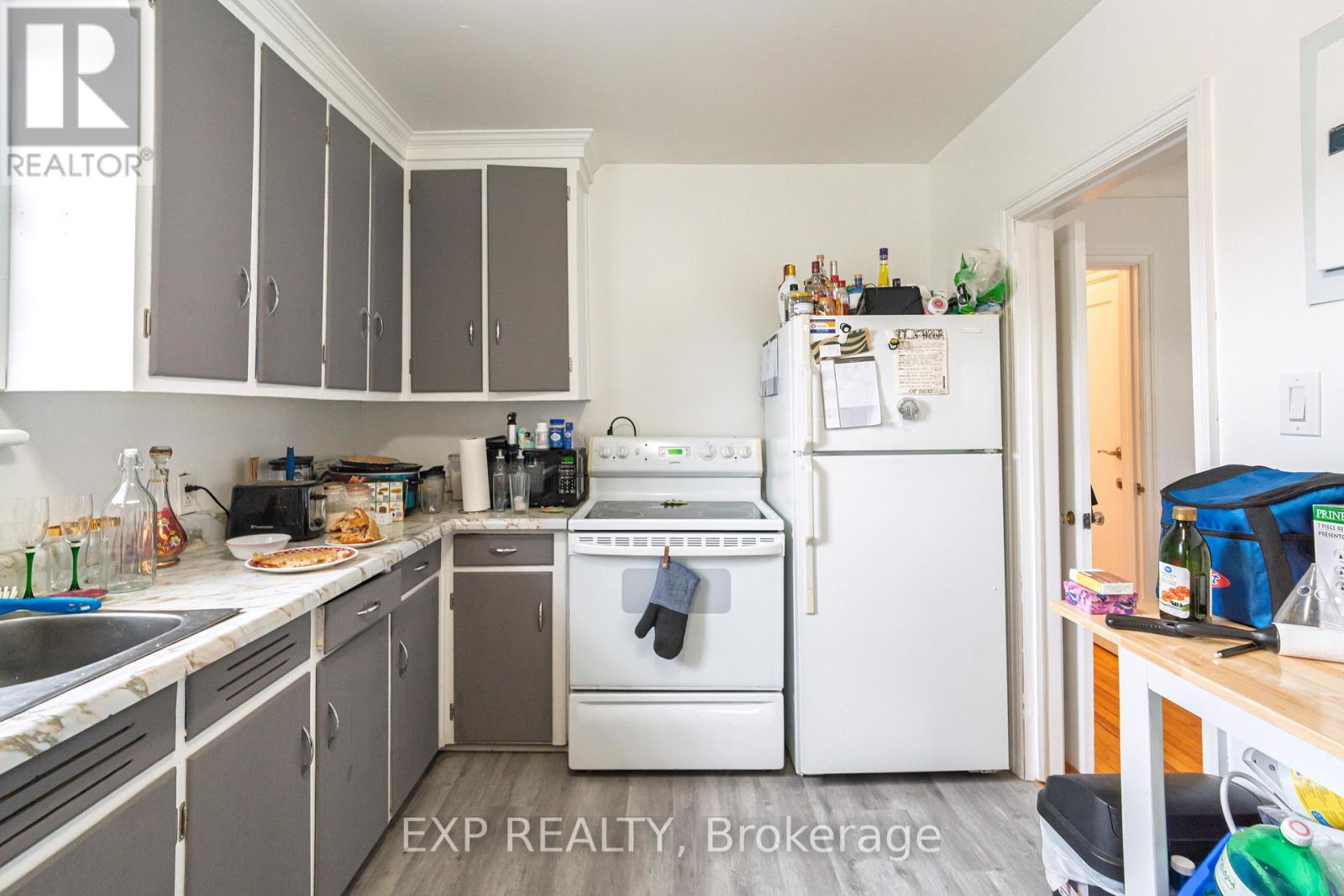 100 Dagmar Avenue, Ottawa, Ontario  K1L 5T4 - Photo 10 - X12166604