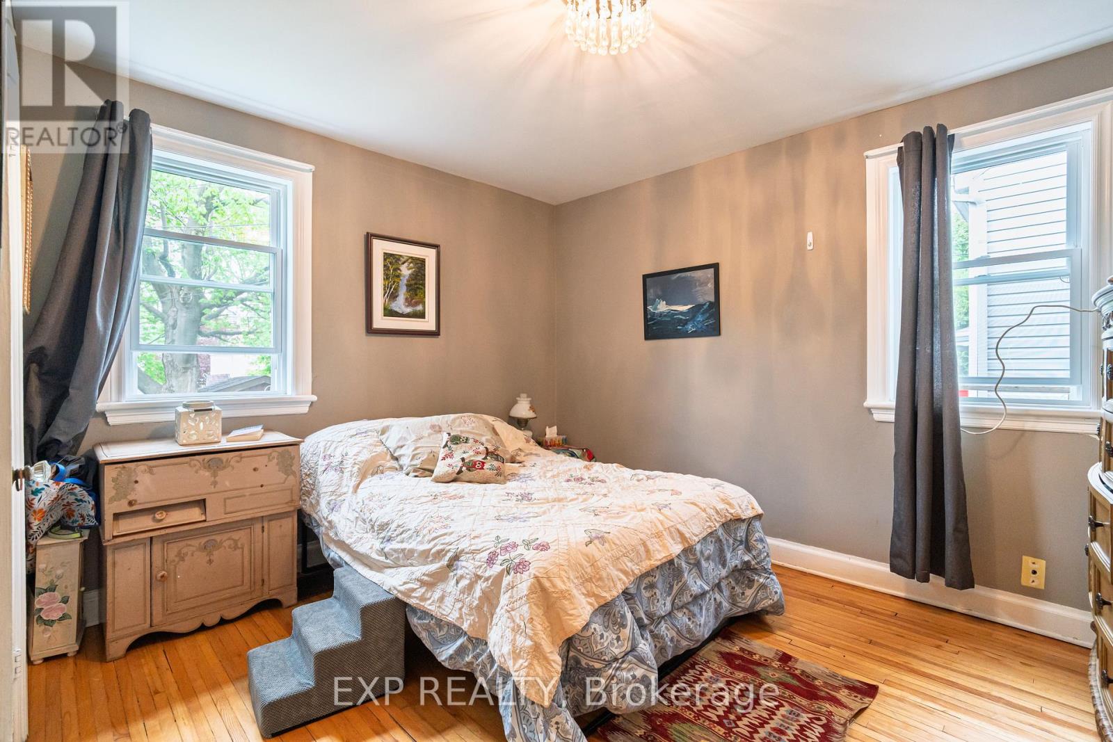 100 Dagmar Avenue, Ottawa, Ontario  K1L 5T4 - Photo 13 - X12166604