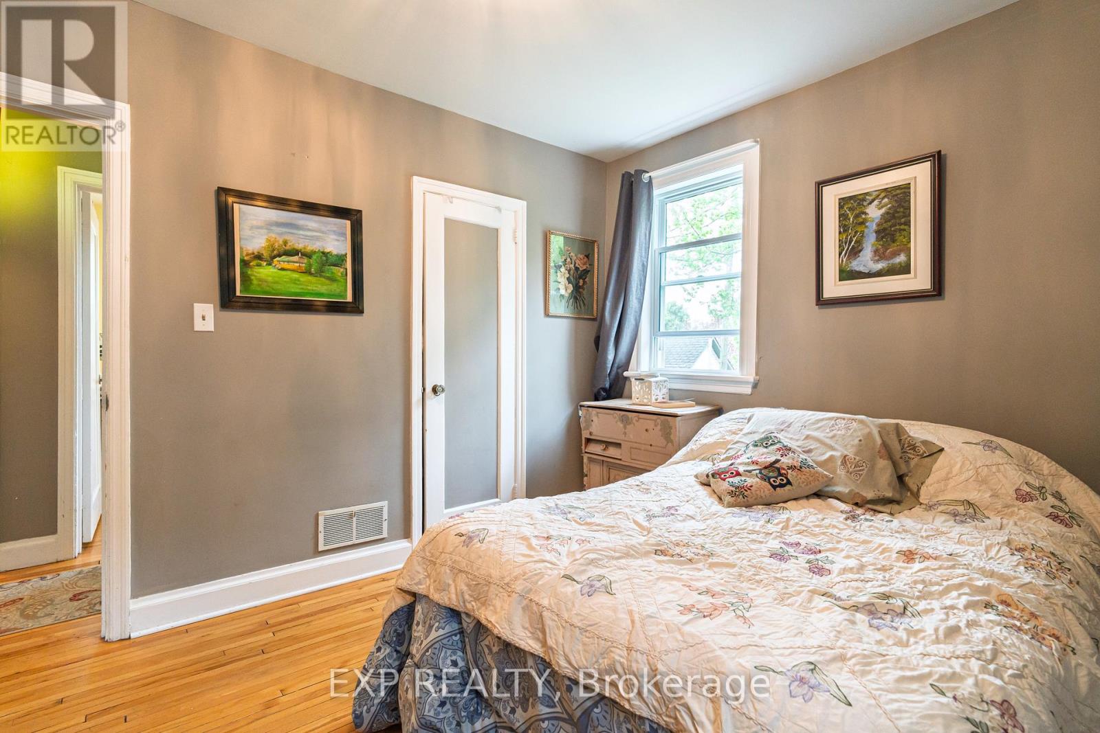 100 Dagmar Avenue, Ottawa, Ontario  K1L 5T4 - Photo 14 - X12166604