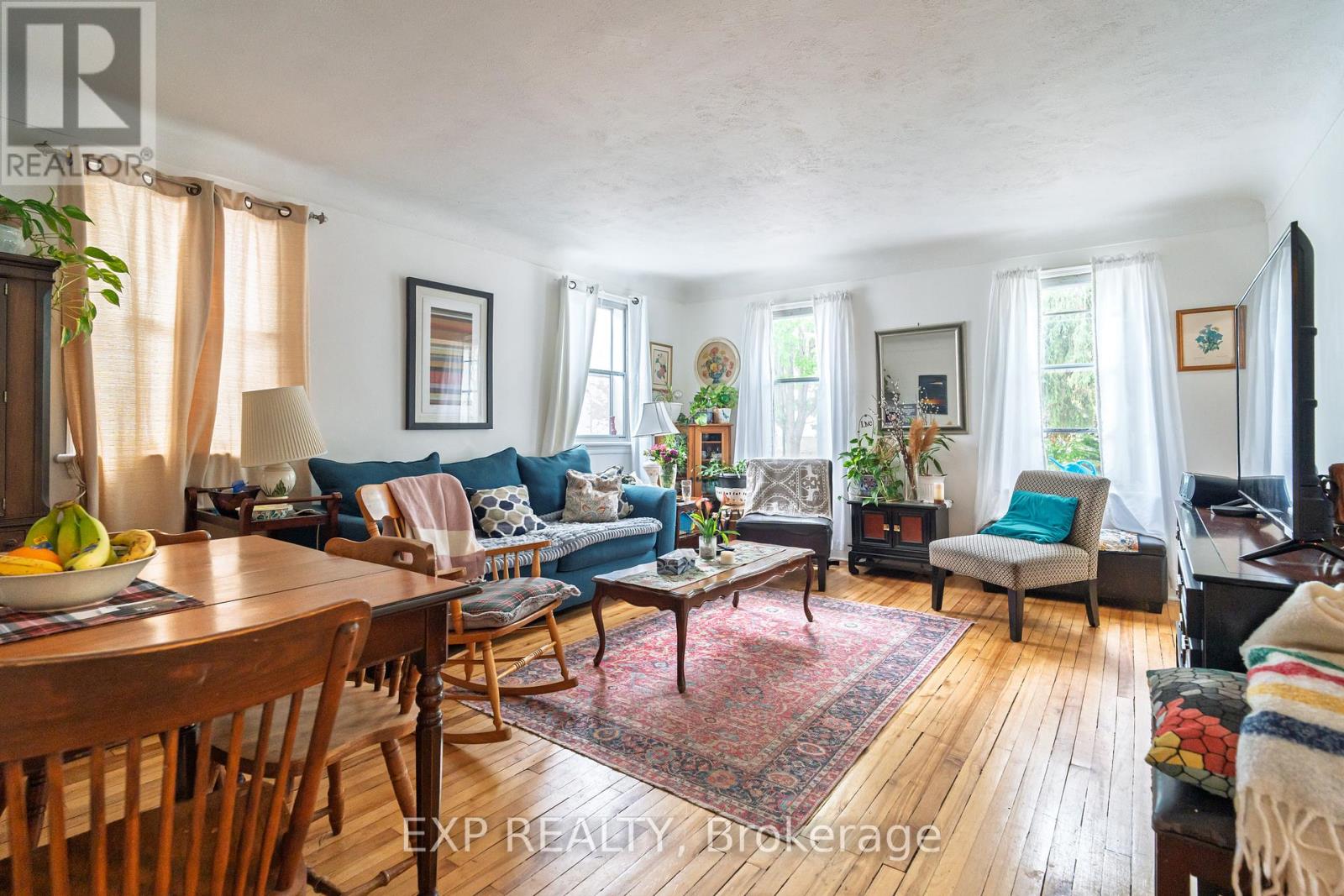100 Dagmar Avenue, Ottawa, Ontario  K1L 5T4 - Photo 4 - X12166604