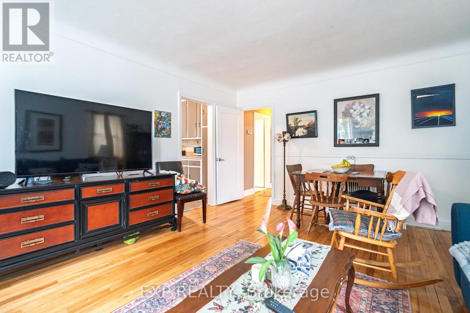 100 Dagmar Avenue, Ottawa, Ontario  K1L 5T4 - Photo 6 - X12166604