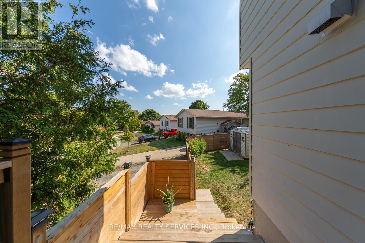 56 Raleigh Court S, Hamilton, Ontario  L8W 1H1 - Photo 36 - X12166441