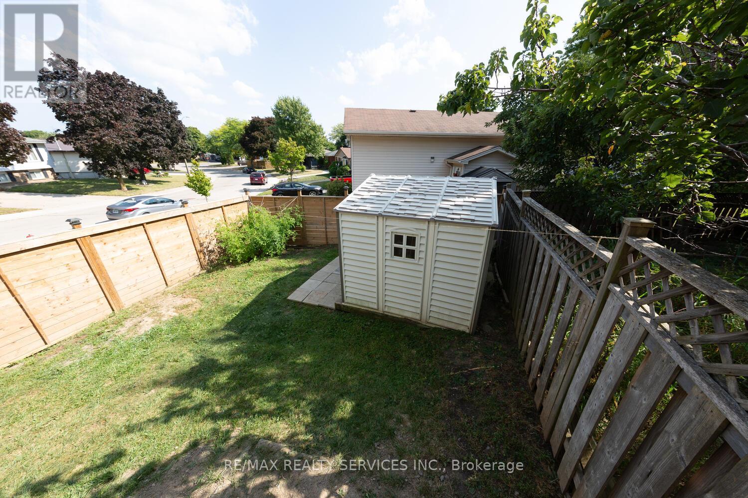 56 Raleigh Court S, Hamilton, Ontario  L8W 1H1 - Photo 40 - X12166441