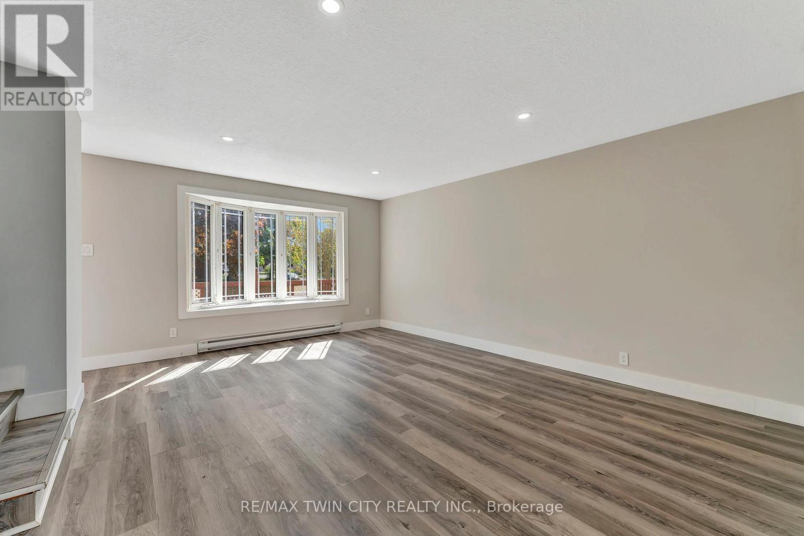 143 Rouse Avenue, Cambridge, Ontario  N1R 4M9 - Photo 7 - X12166447