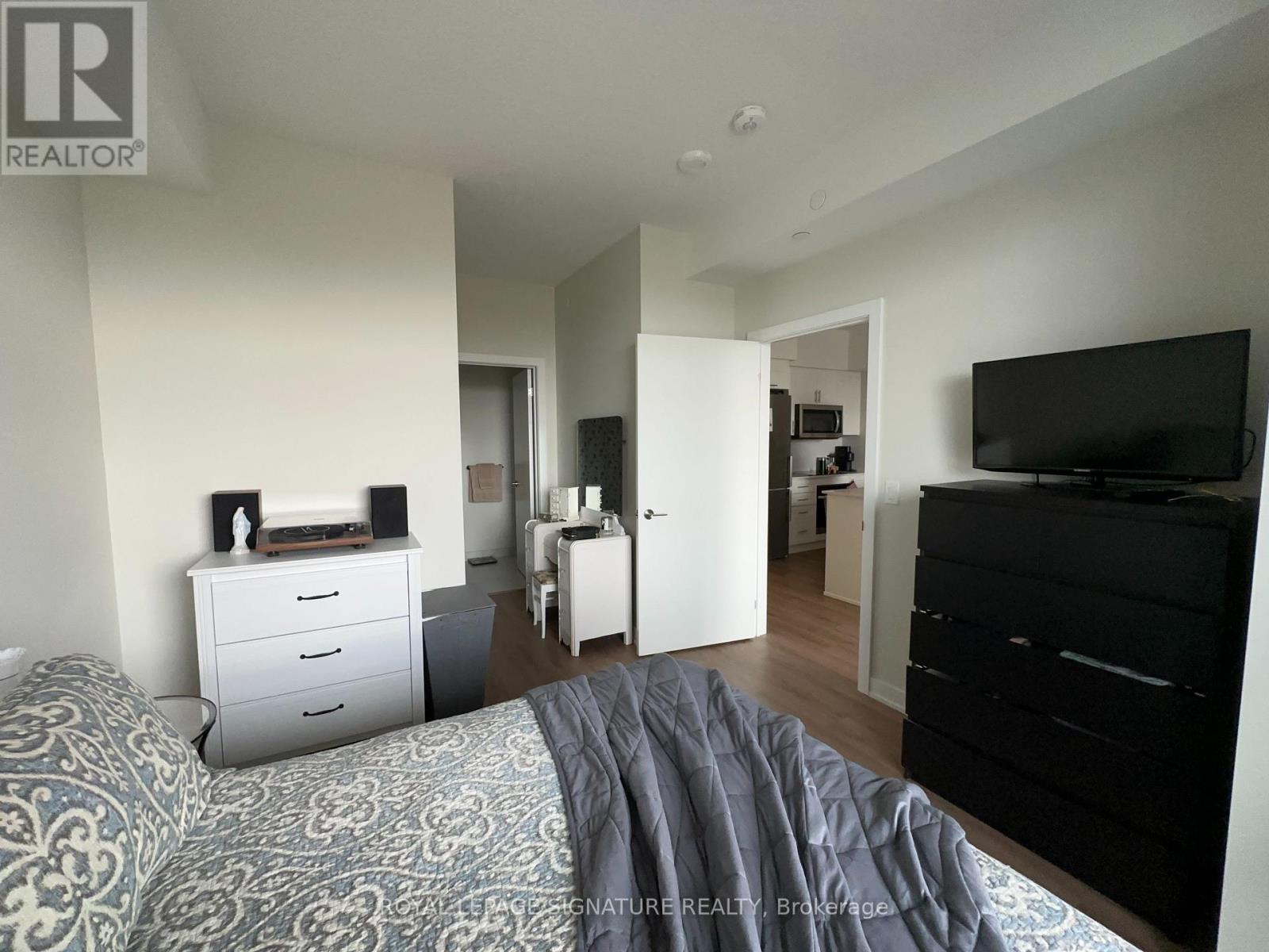 316 - 600 N Service Road, Hamilton, Ontario  L8E 0L2 - Photo 8 - X12166462
