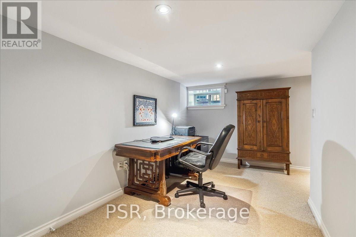 220 Herkimer Street, Hamilton, Ontario  L8P 2H6 - Photo 35 - X12166470