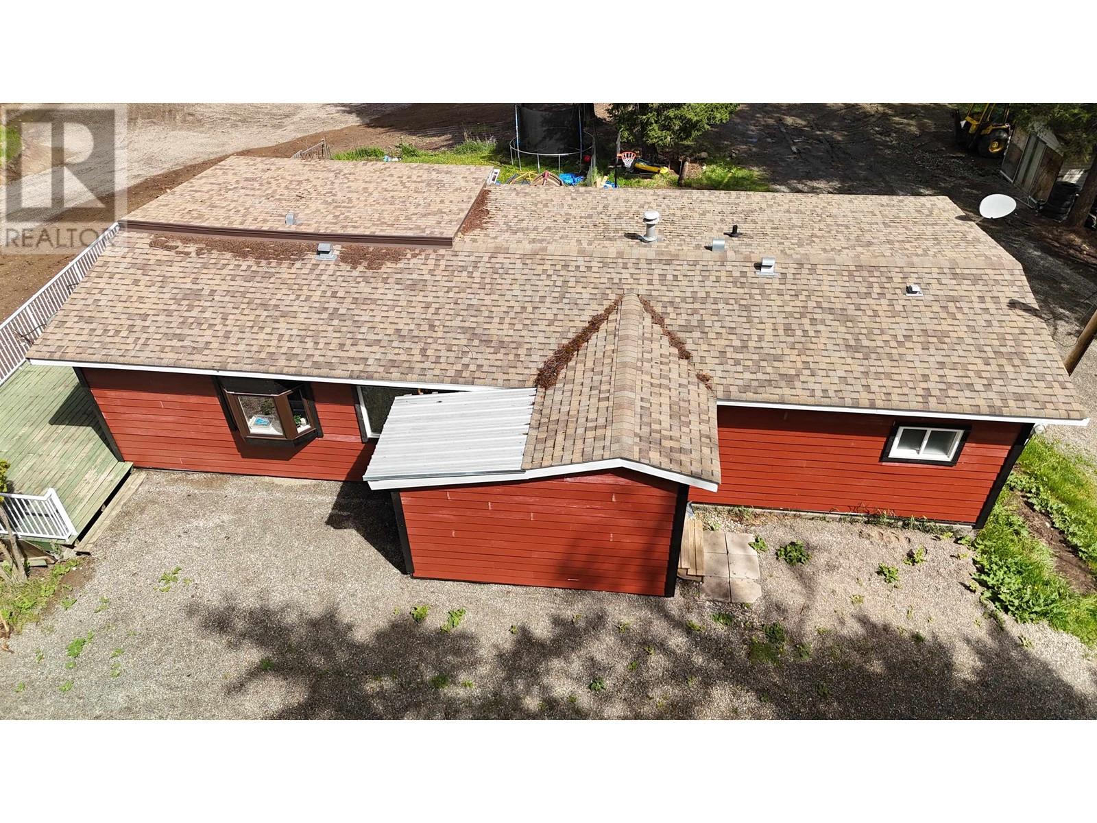Property at 654 WINGER ROAD image 3