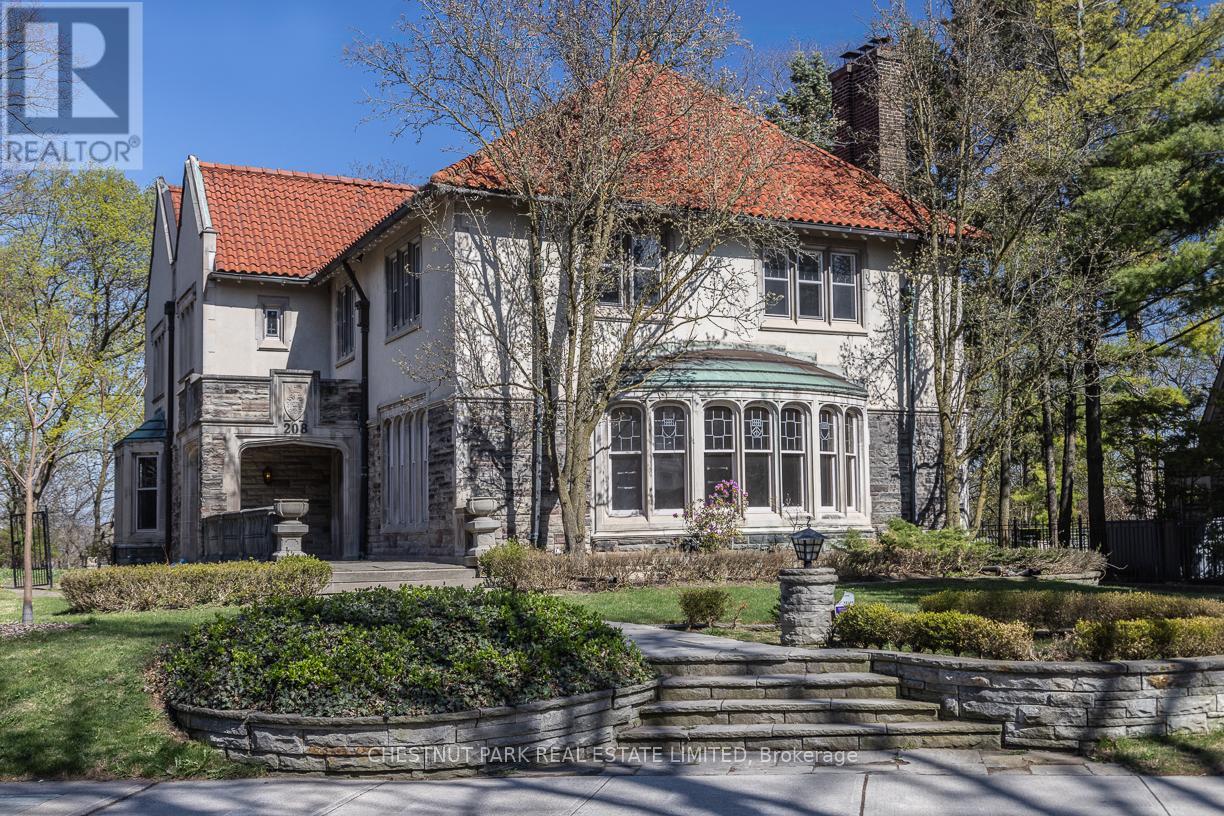 208 ROXBOROUGH DRIVE, Toronto, Ontario