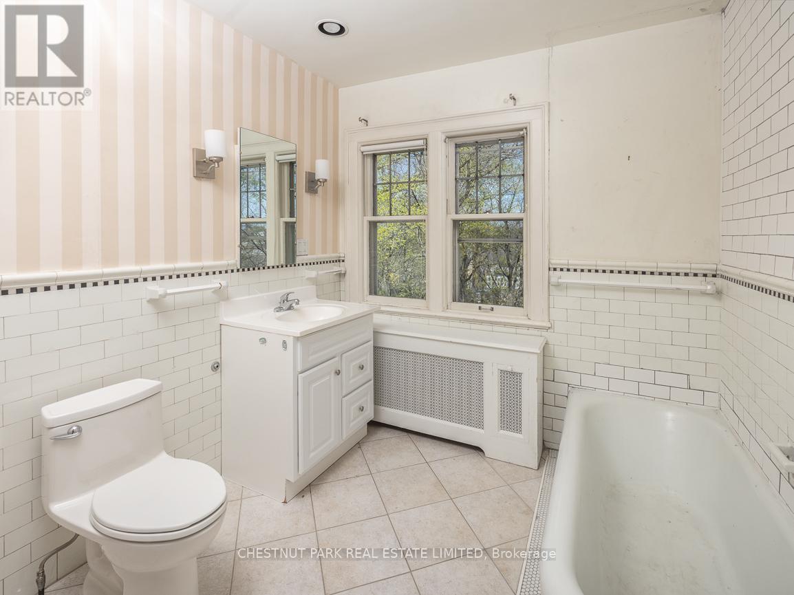 208 Roxborough Drive, Toronto, Ontario  M4W 1X8 - Photo 26 - C12166677
