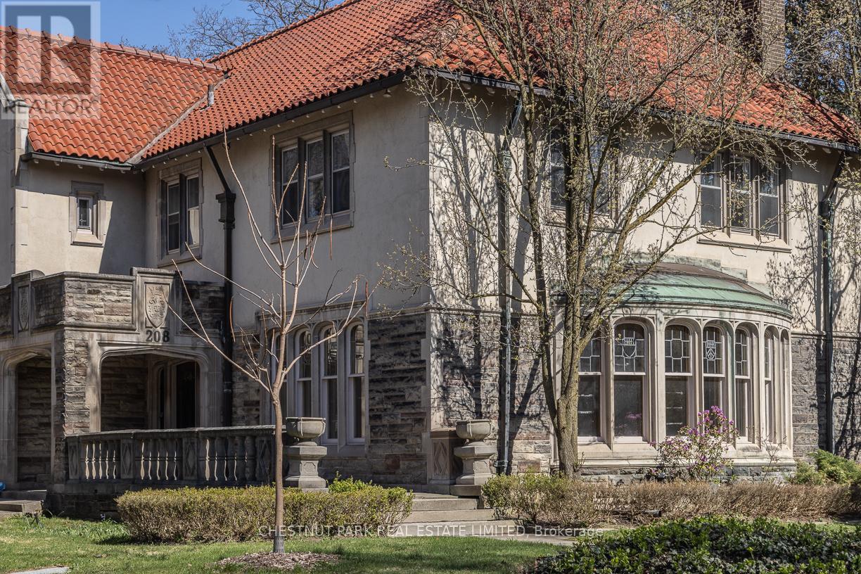208 Roxborough Drive, Toronto, Ontario  M4W 1X8 - Photo 4 - C12166677