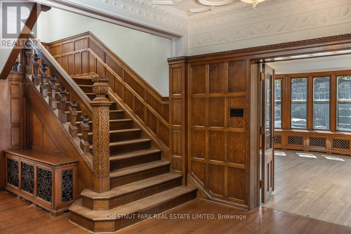 208 Roxborough Drive, Toronto, Ontario  M4W 1X8 - Photo 8 - C12166677