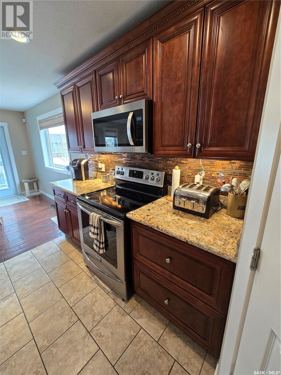 721 Barber Crescent, Weyburn, Saskatchewan  S4H 0B9 - Photo 11 - SK006639