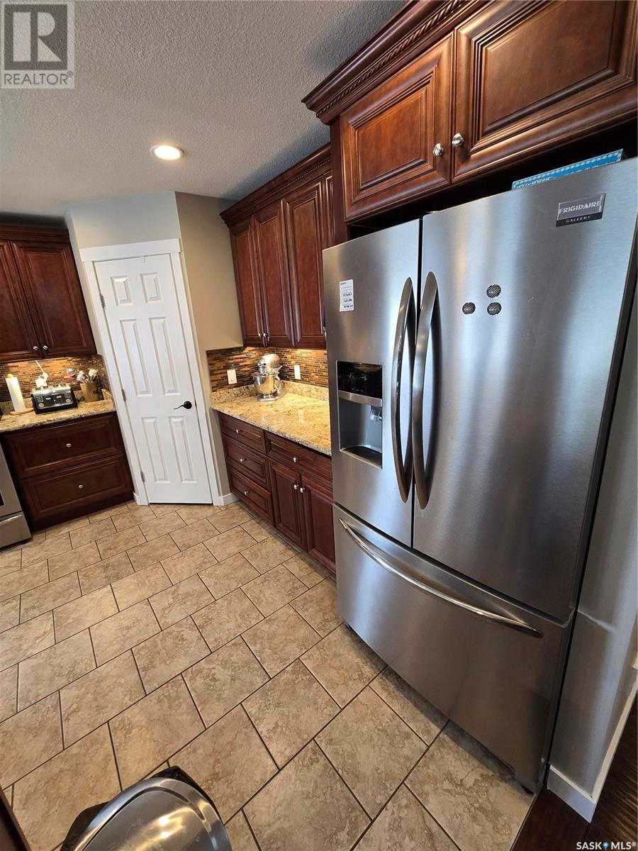 721 Barber Crescent, Weyburn, Saskatchewan  S4H 0B9 - Photo 13 - SK006639