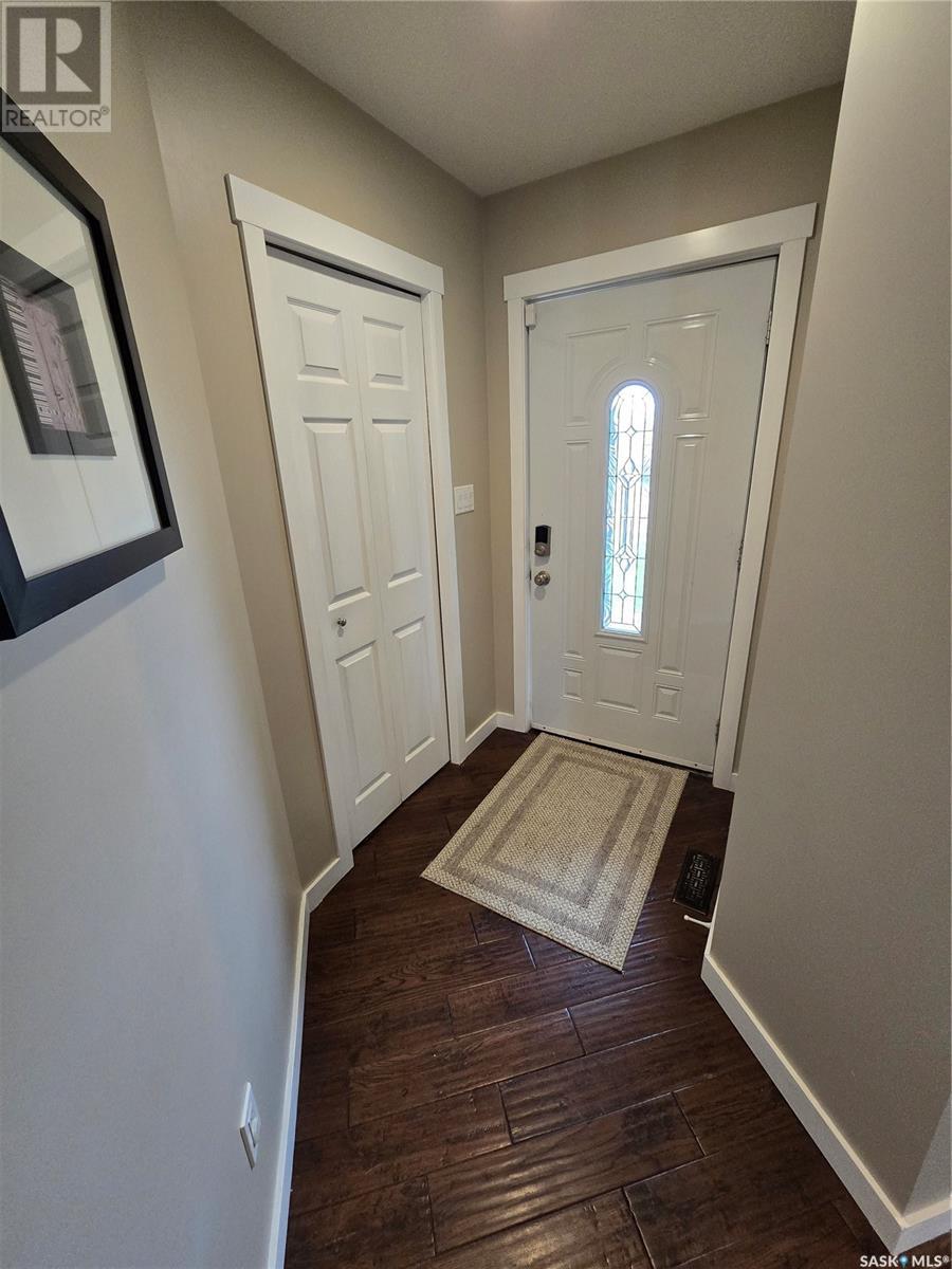 721 Barber Crescent, Weyburn, Saskatchewan  S4H 0B9 - Photo 4 - SK006639