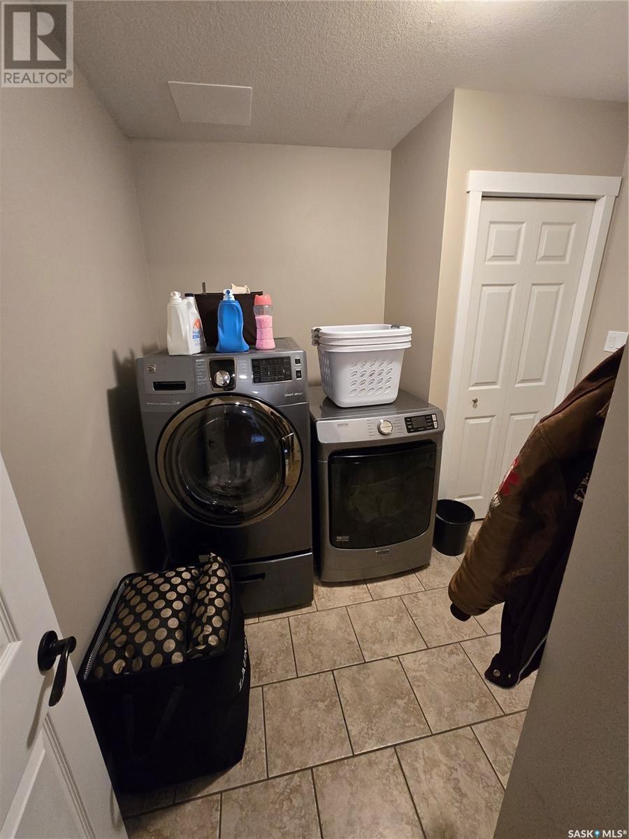 721 Barber Crescent, Weyburn, Saskatchewan  S4H 0B9 - Photo 8 - SK006639