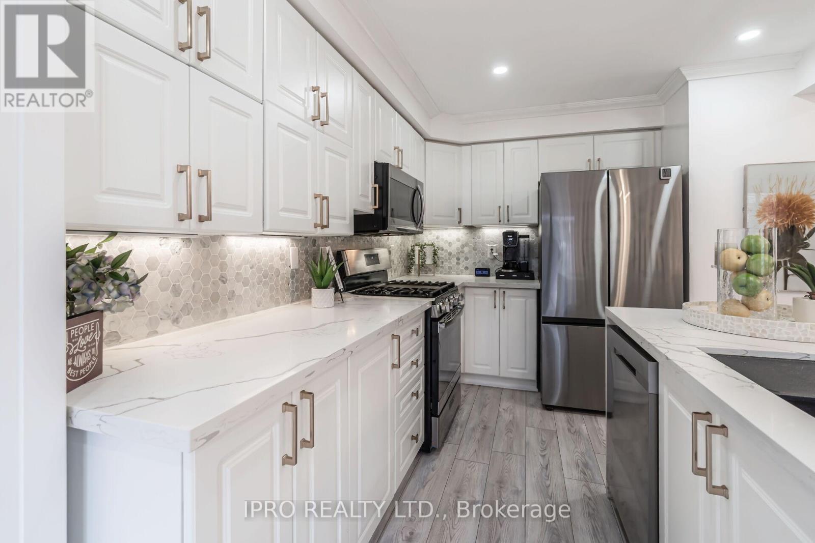 16 Donlevy Crescent, Whitby, Ontario  L1R 0B8 - Photo 18 - E12166638