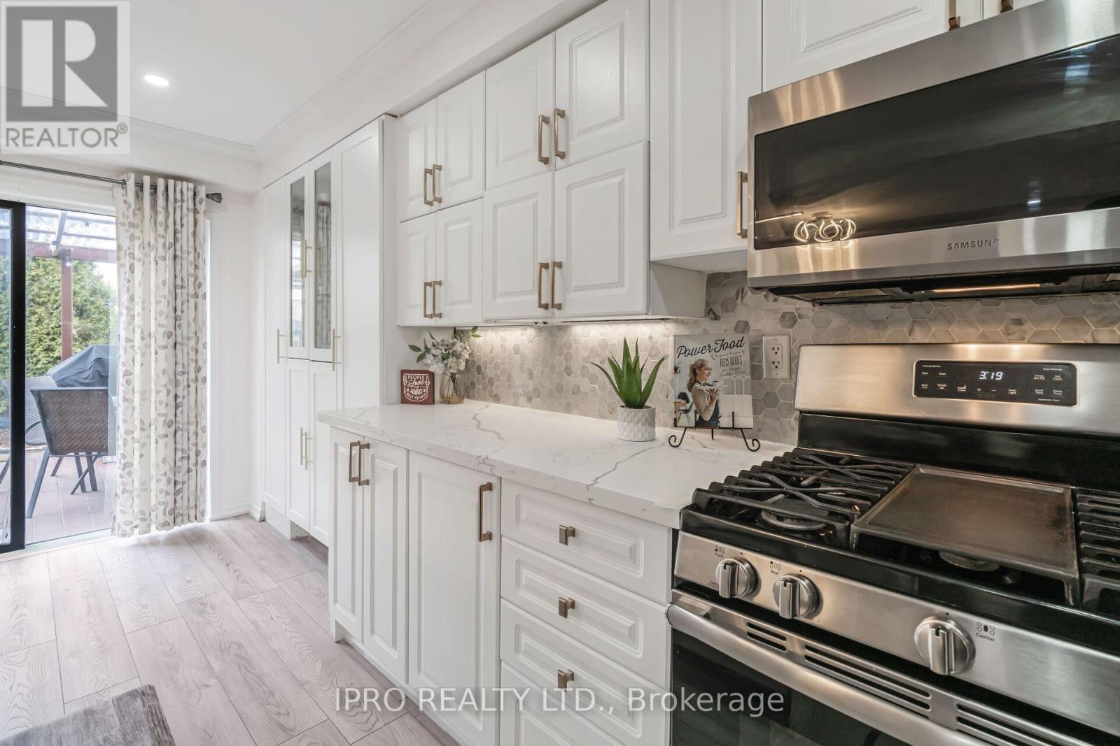 16 Donlevy Crescent, Whitby, Ontario  L1R 0B8 - Photo 20 - E12166638