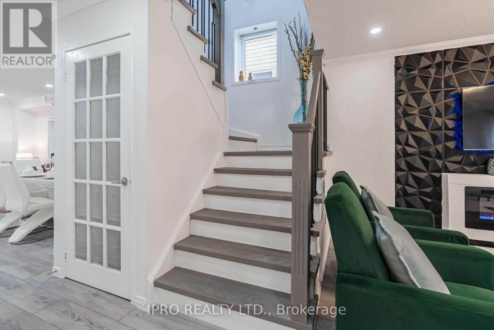 16 Donlevy Crescent, Whitby, Ontario  L1R 0B8 - Photo 21 - E12166638