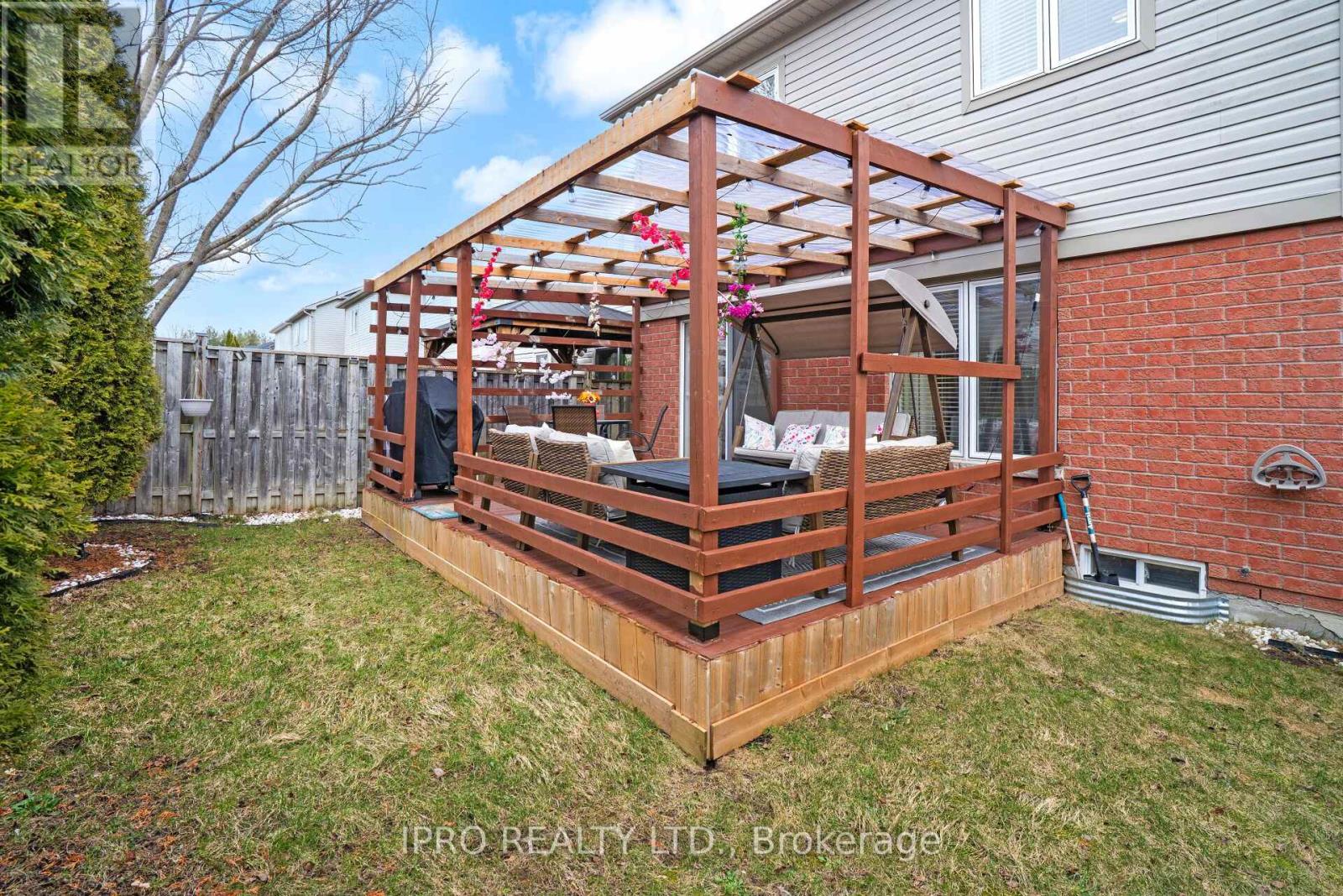 16 Donlevy Crescent, Whitby, Ontario  L1R 0B8 - Photo 40 - E12166638