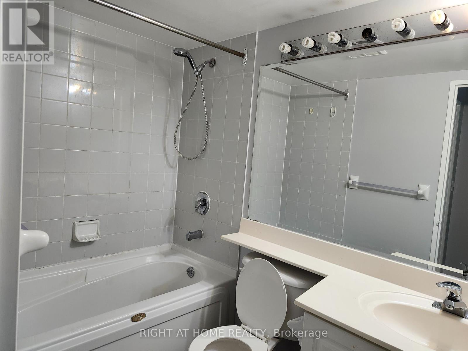 1910 - 11 Lee Centre Drive, Toronto, Ontario  M1H 3J5 - Photo 10 - E12166682