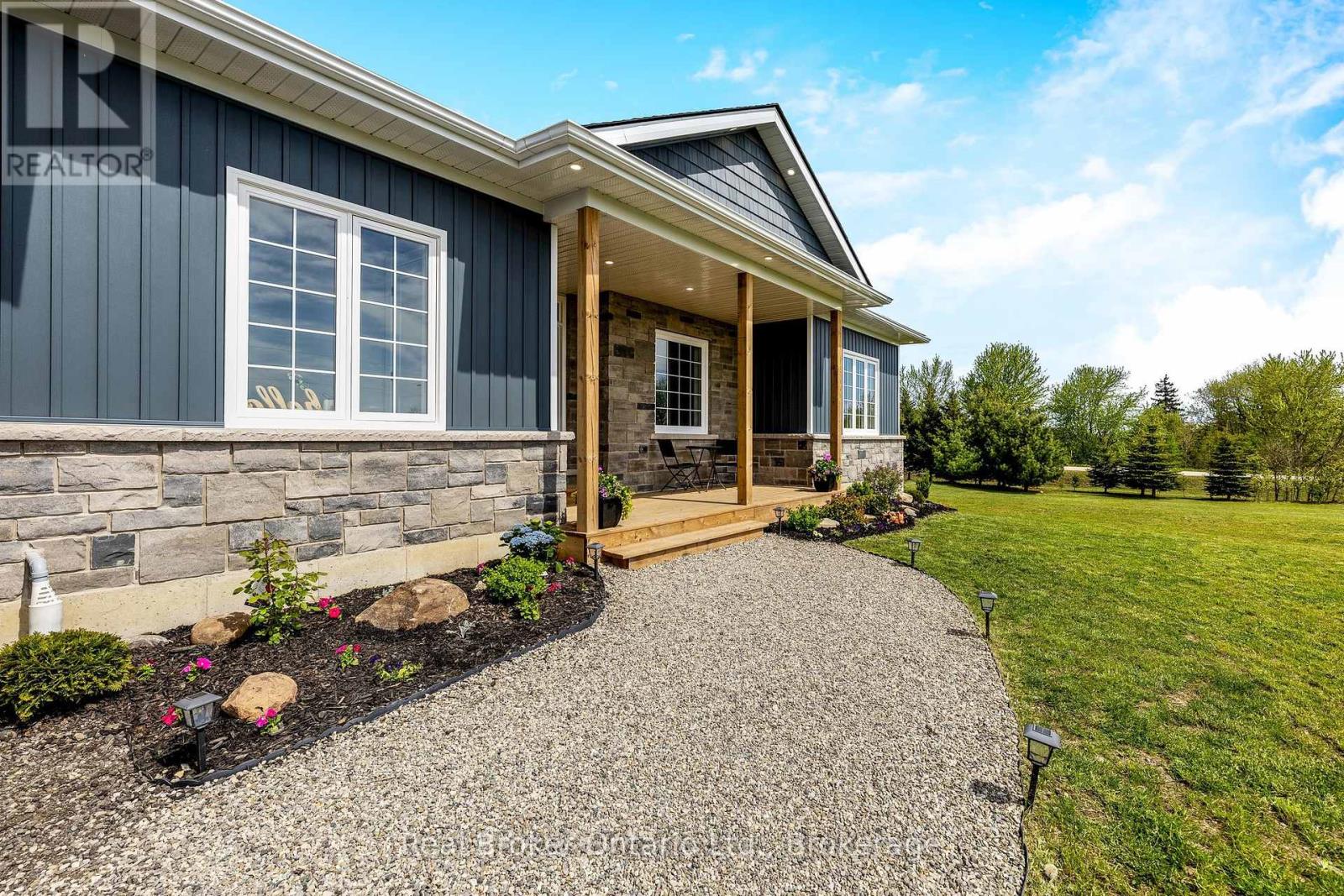 142401 15 Side Road, East Garafraxa, Ontario  L9W 7K9 - Photo 6 - X12161667