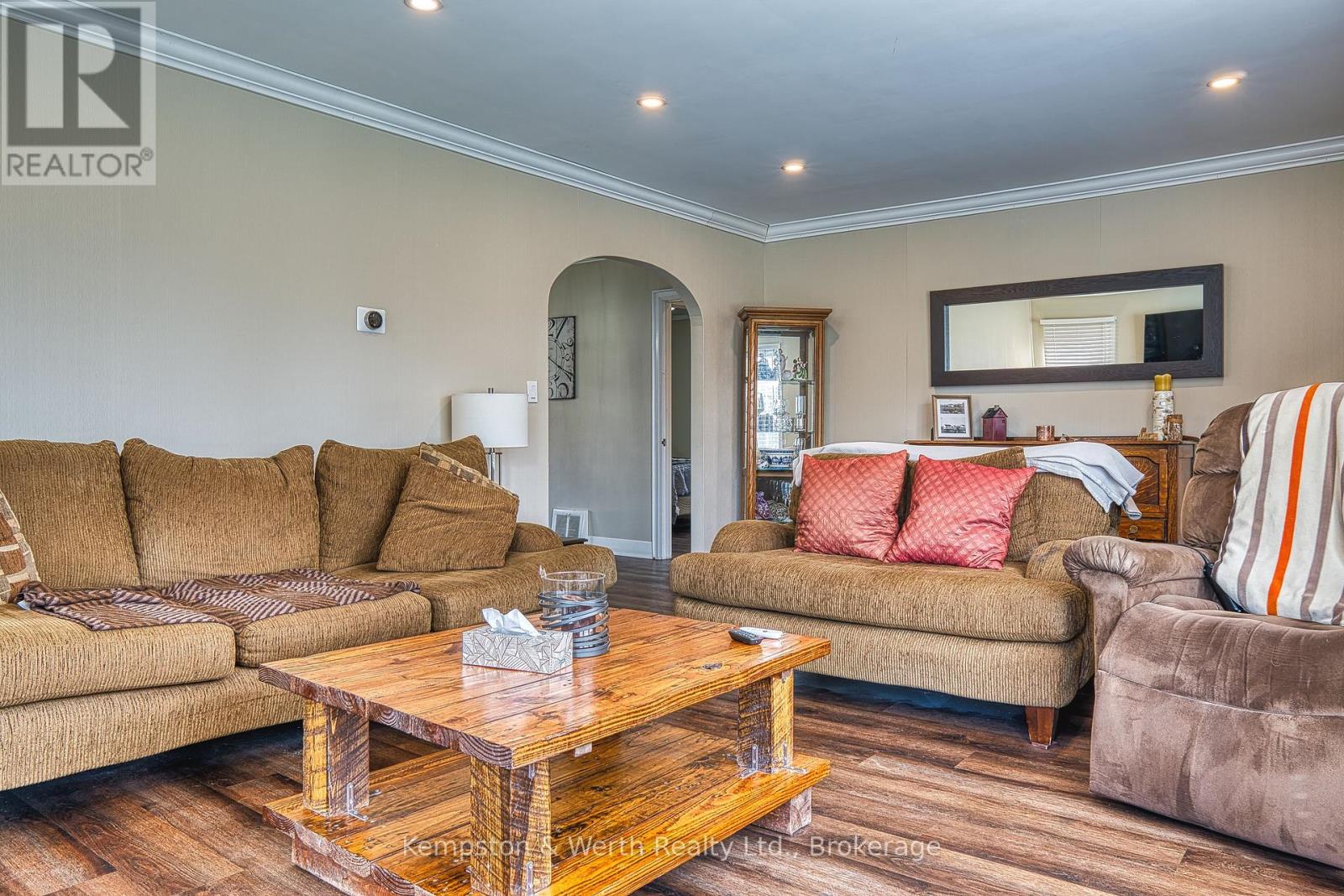 11 Churchill Drive, North Perth, Ontario  N4W 1J9 - Photo 17 - X12099578