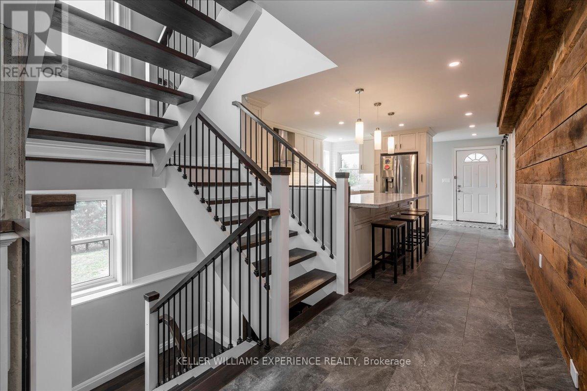 2233 4th Line, Innisfil, Ontario  L0L 1K0 - Photo 7 - N12166556