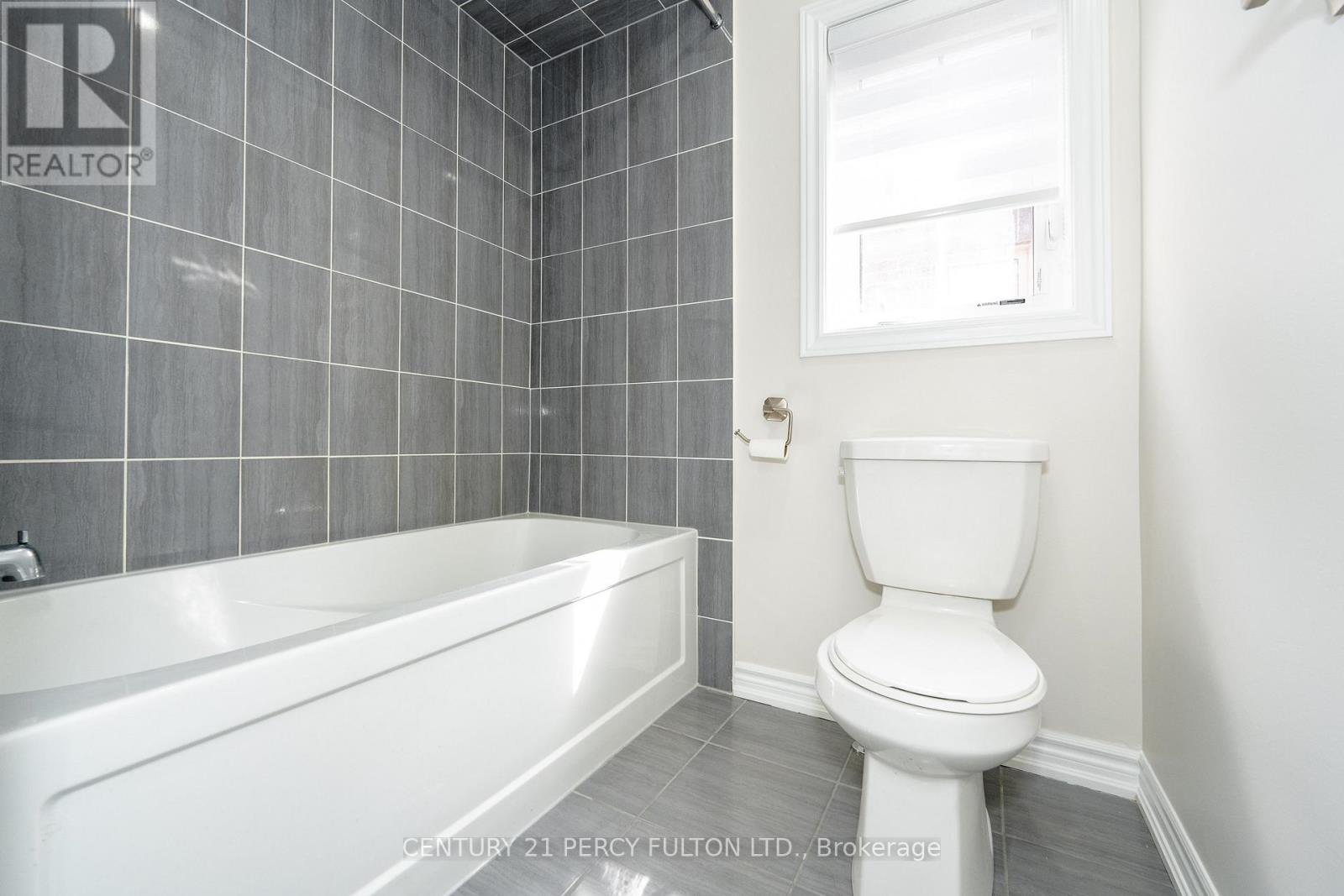 53 Bowline Vista, East Gwillimbury, Ontario  L9N 0W2 - Photo 39 - N12166588