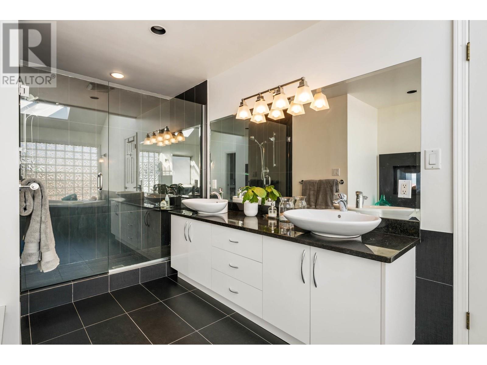 292 Centennial Parkway, Delta, British Columbia  V4L 1K5 - Photo 32 - R2993306