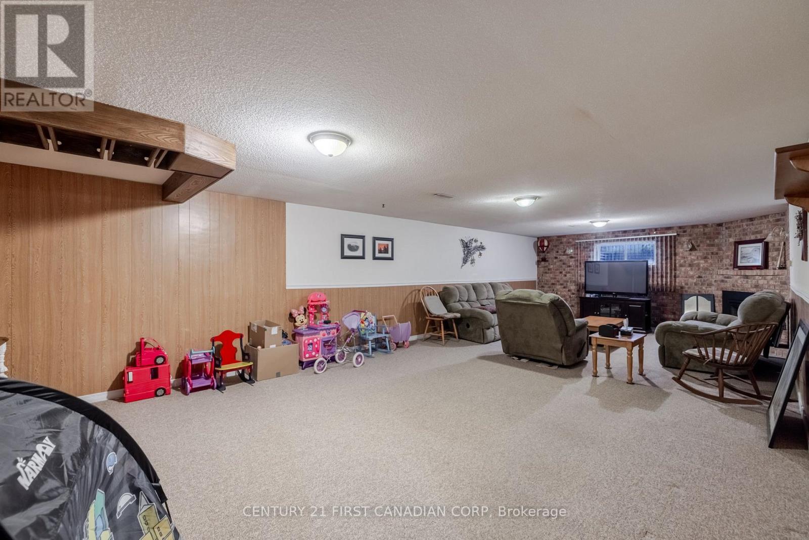9776 Tower Road, St. Thomas, Ontario  N5P 3S7 - Photo 19 - X12166683
