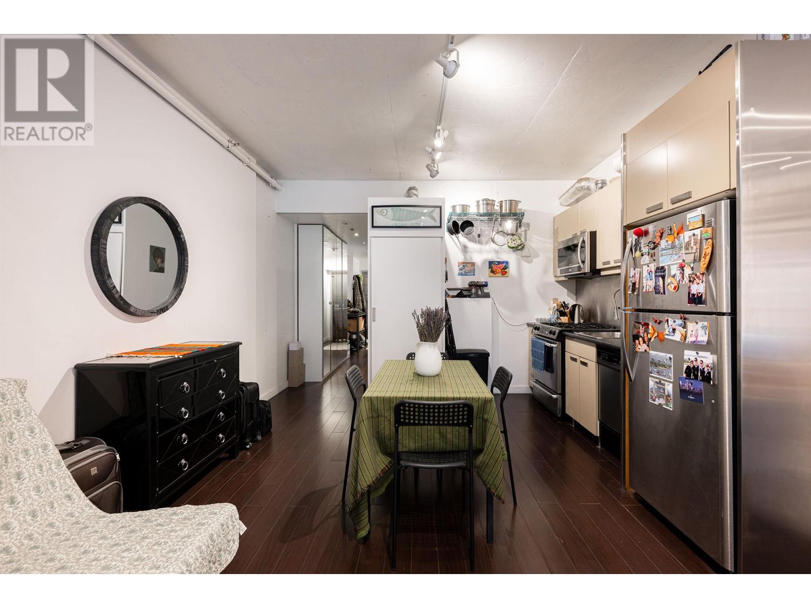 219 1529 W 6TH AVENUE, Vancouver, British Columbia