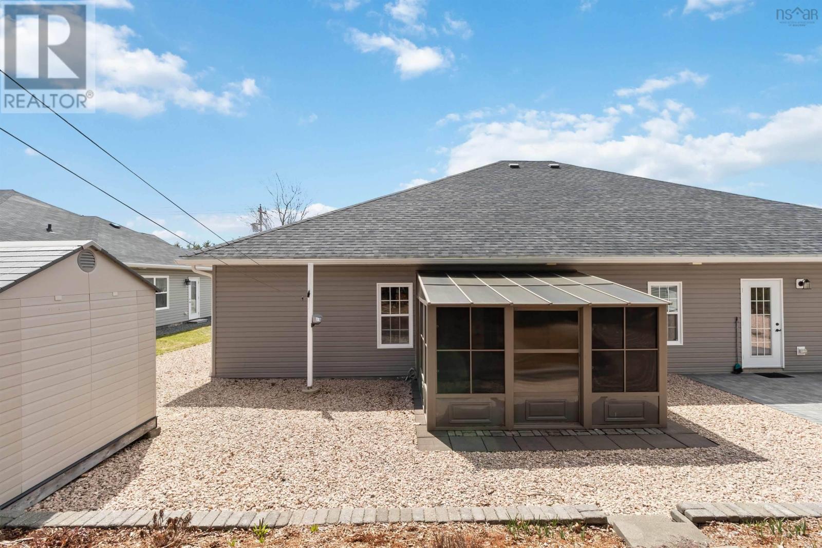 Property at 408 GLEN ALLAN Drive image 4
