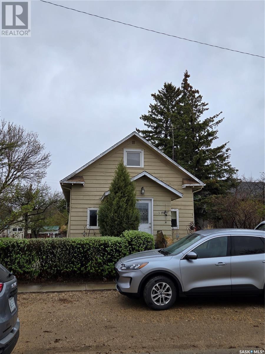 304 2nd AVENUE, Avonlea, Saskatchewan