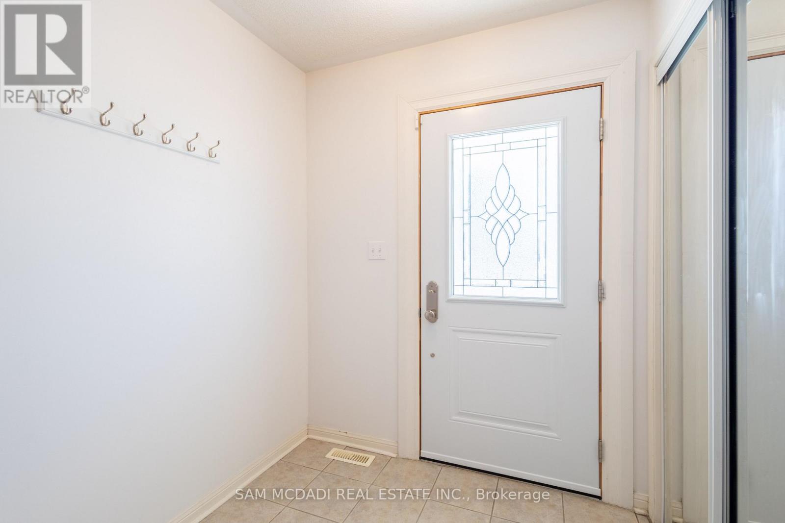Upper - 45 Springhurst Avenue, Brampton, Ontario  L7A 1P6 - Photo 4 - W12166558