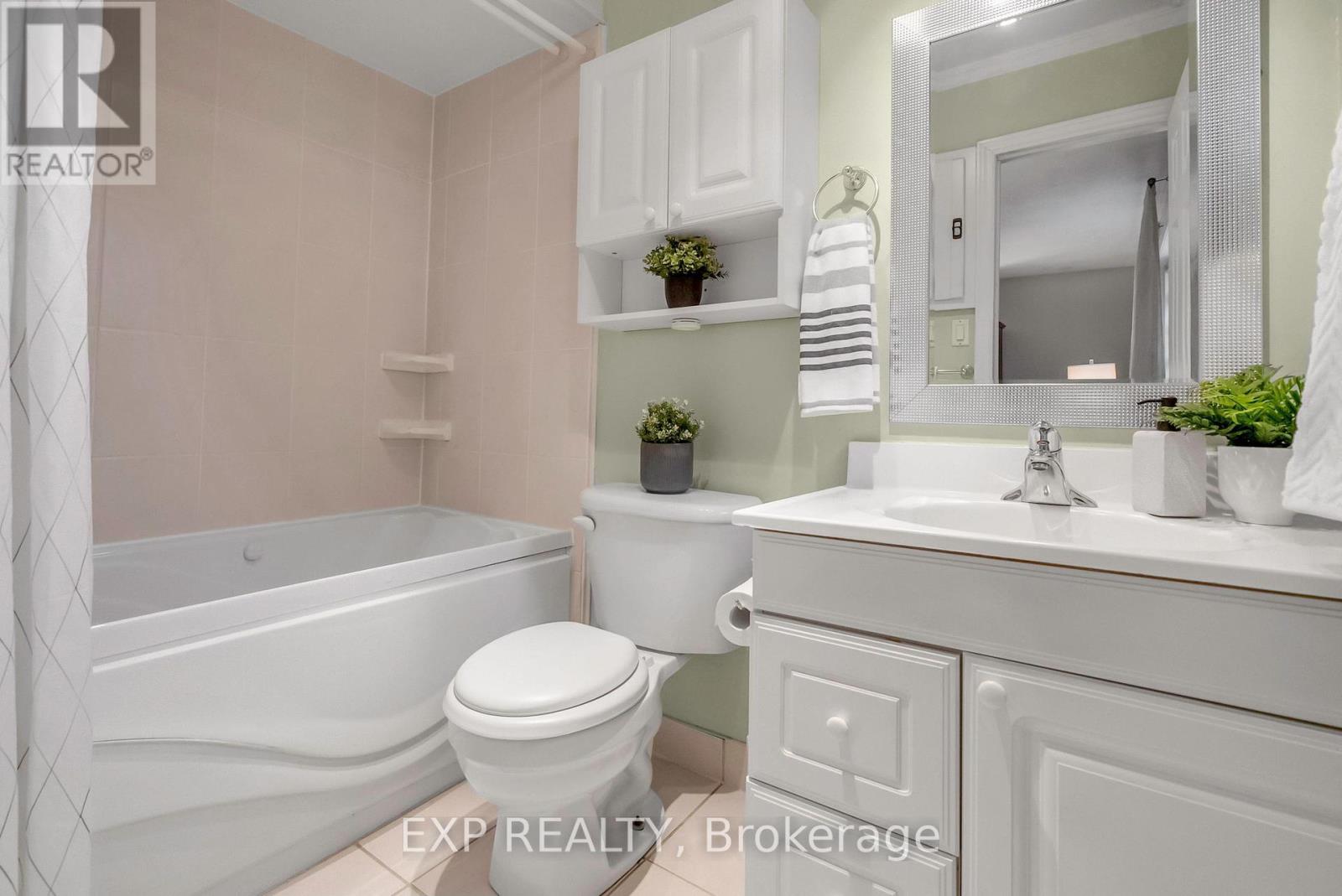 4315 Bacchus Crescent, Mississauga, Ontario  L4W 2Y2 - Photo 25 - W12166559
