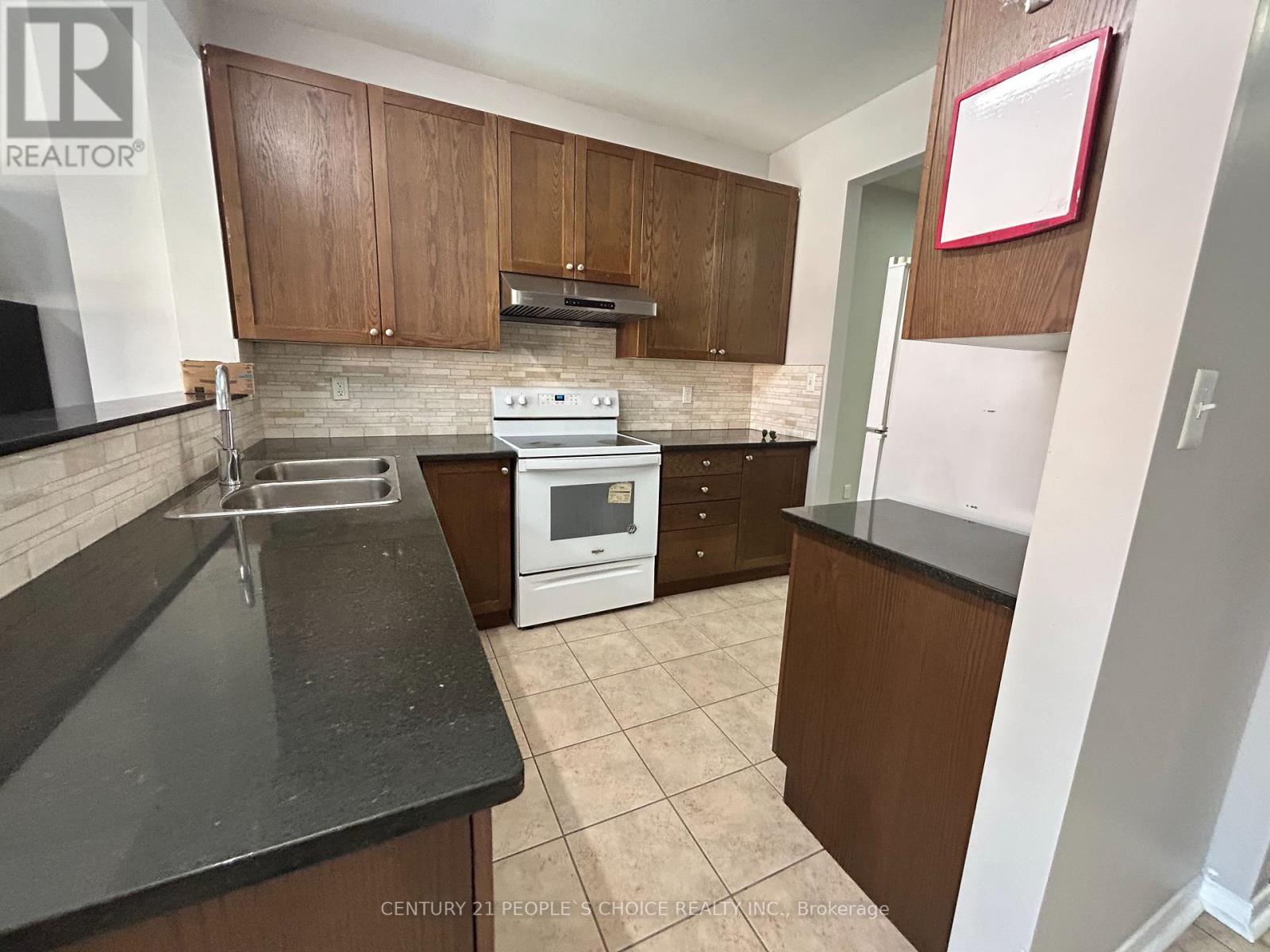 (Upper) - 80 Gulfbrook Circle, Brampton, Ontario  L6Z 0G5 - Photo 4 - W12166591