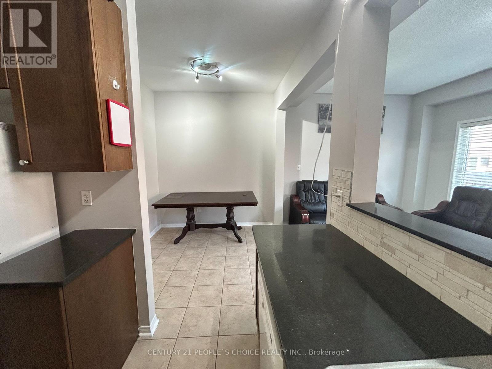 (Upper) - 80 Gulfbrook Circle, Brampton, Ontario  L6Z 0G5 - Photo 5 - W12166591