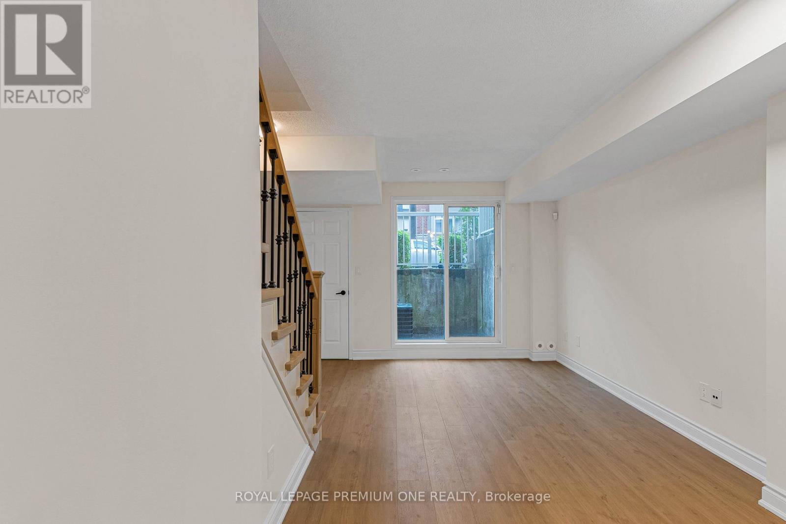 90 - 65 Turntable Crescent, Toronto, Ontario  M6H 4K8 - Photo 12 - W12166612