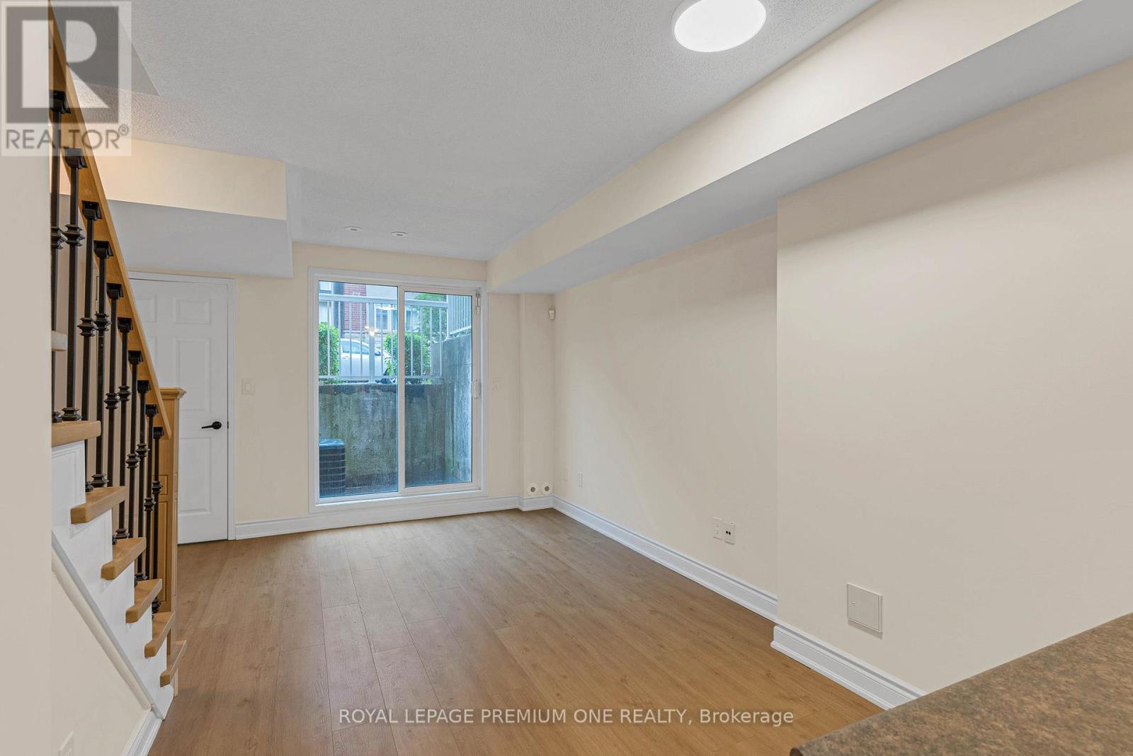 90 - 65 Turntable Crescent, Toronto, Ontario  M6H 4K8 - Photo 13 - W12166612
