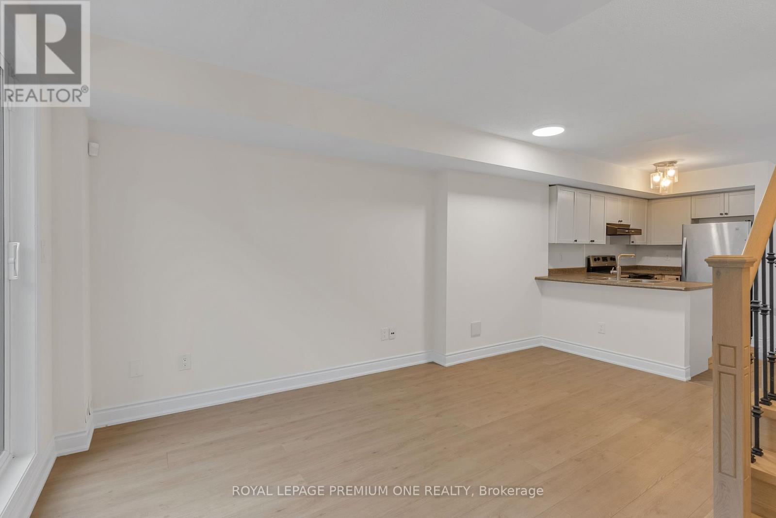 90 - 65 Turntable Crescent, Toronto, Ontario  M6H 4K8 - Photo 15 - W12166612