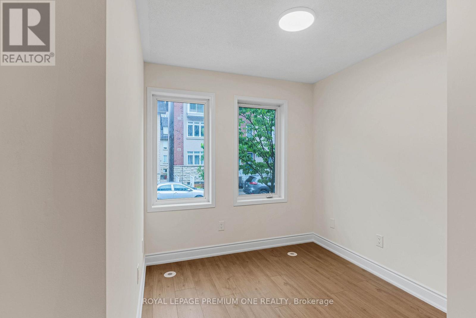 90 - 65 Turntable Crescent, Toronto, Ontario  M6H 4K8 - Photo 29 - W12166612