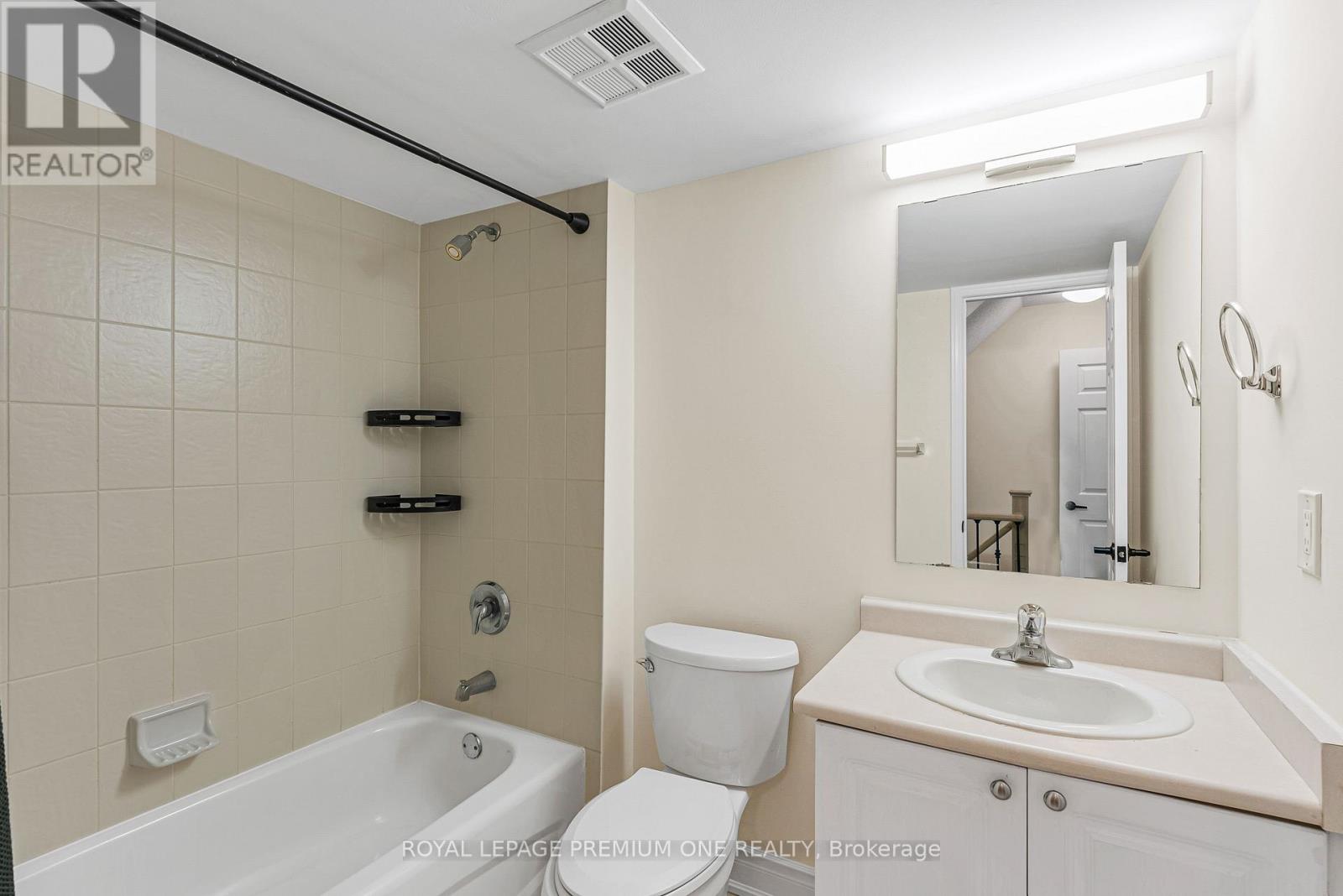 90 - 65 Turntable Crescent, Toronto, Ontario  M6H 4K8 - Photo 32 - W12166612