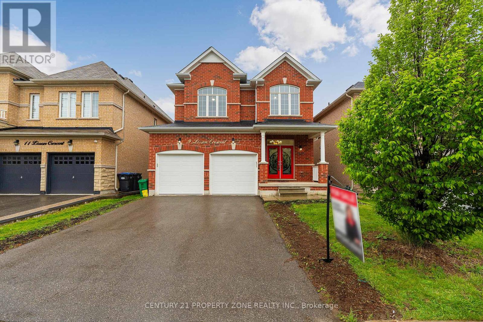 9 LISSON CRESCENT, Brampton, Ontario